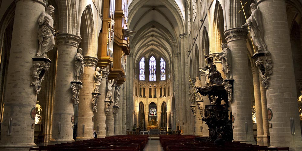 Interior de la Catedral de Bruselas