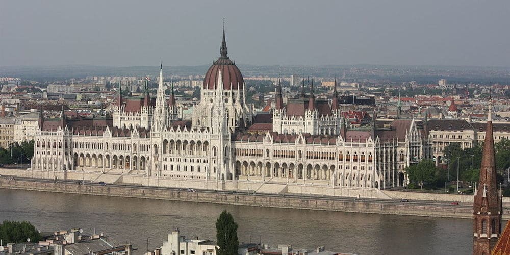 Vista aérea del Parlamento de Budapest.