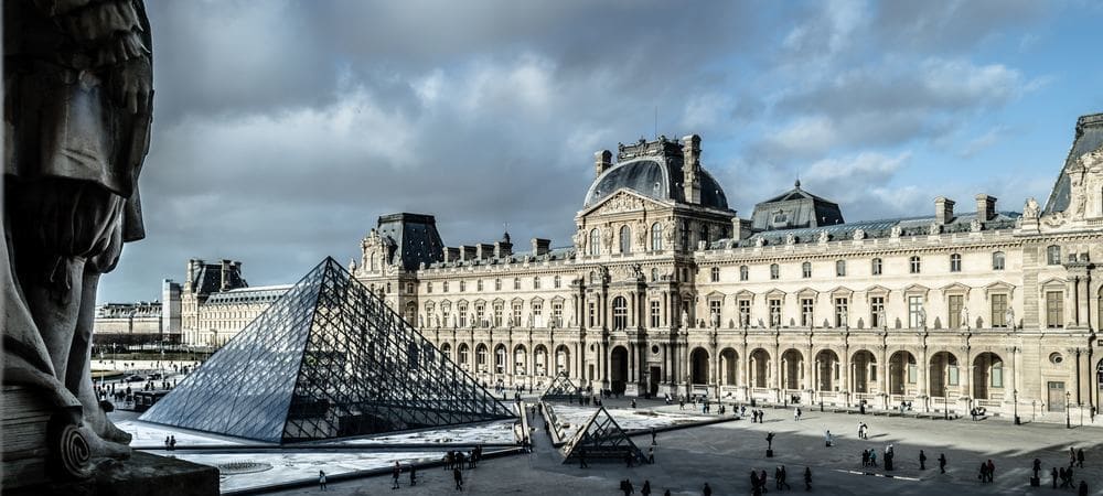 El museo del Louvre 