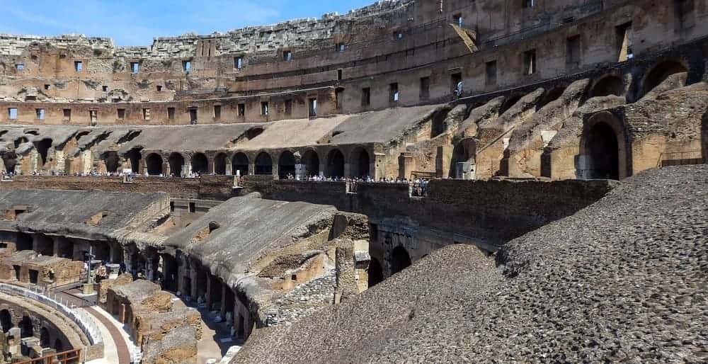 Gradas del Coliseo de Roma