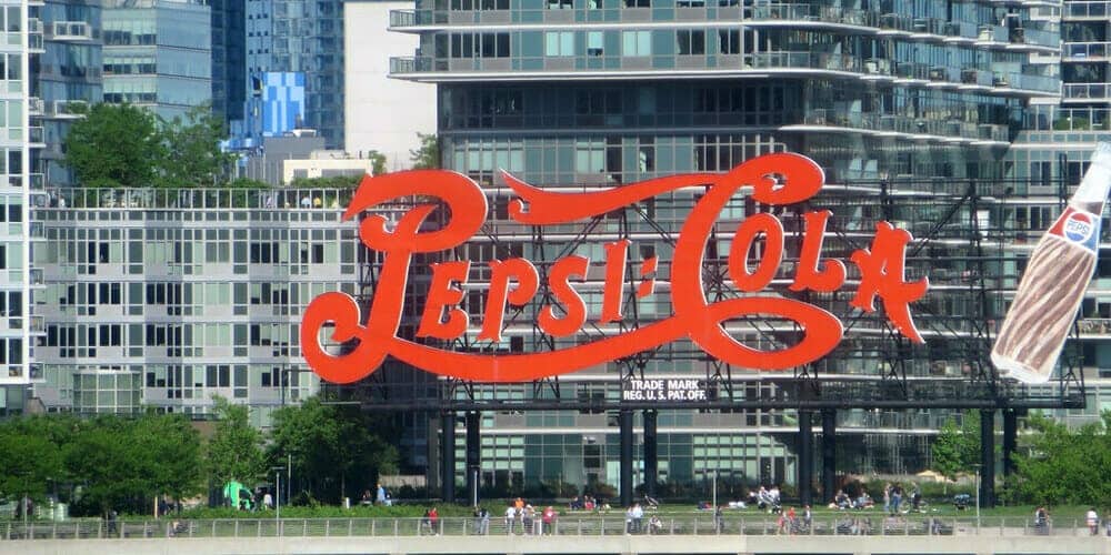 Cartel de Pepsi-Cola en Gatry park en Queens, Nueva York