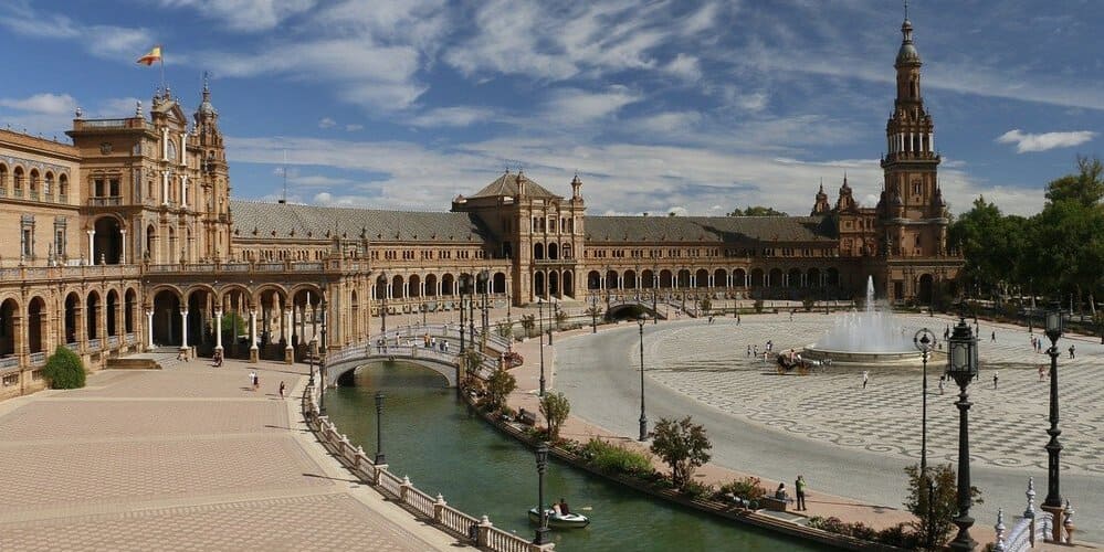 Plaza de España, un lugar imprescindible que ver en Sevilla