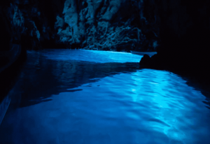 La Cueva Azul en Croacia