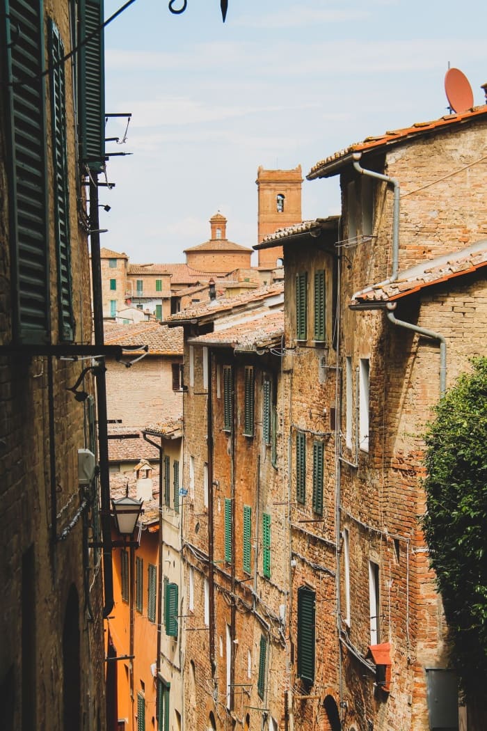 Vista calles y edificios de Siena.