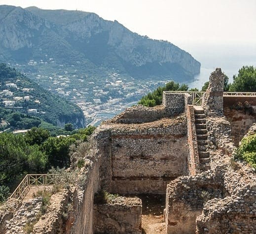 Ruinas restauradas de la Villa Jovis donde residió el emperador Tiberio. 