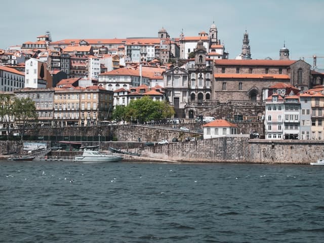 Vistas hacia La Ribeira en Oporto